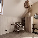Male Letnisko Oslonino, Unikalne Przy Plazy