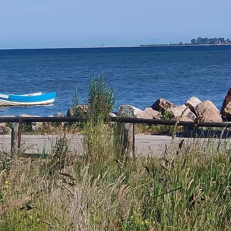 Dom wakacyjny Małe Letnisko Osłonino, Unikalne Przy Plaży