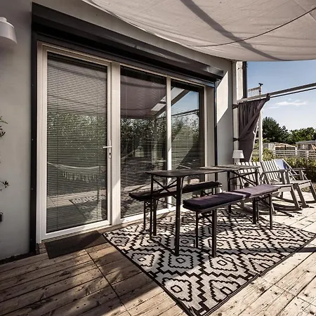 Dom wakacyjny Małe Letnisko Osłonino, Unikalne Przy Plaży