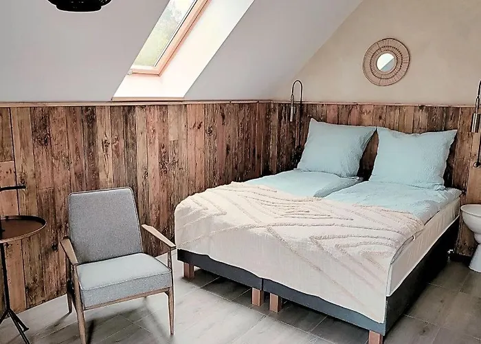 Male Letnisko Oslonino, Unikalne Przy Plazy