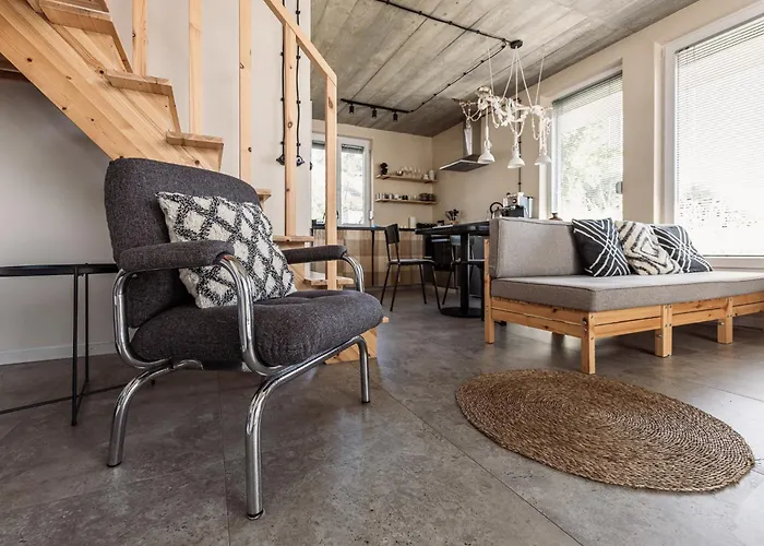 Male Letnisko Oslonino, Unikalne Przy Plazy