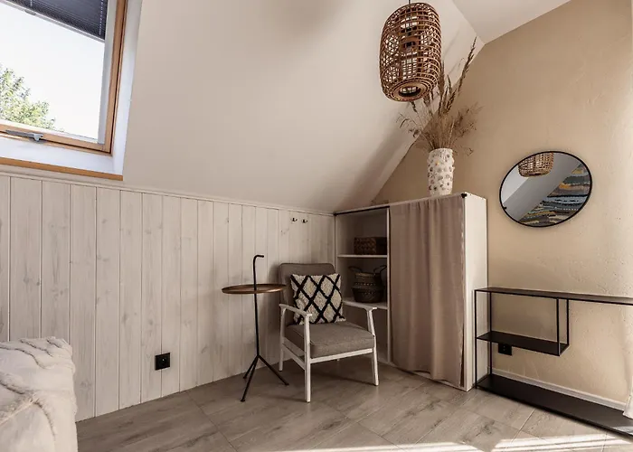 Male Letnisko Oslonino, Unikalne Przy Plazy